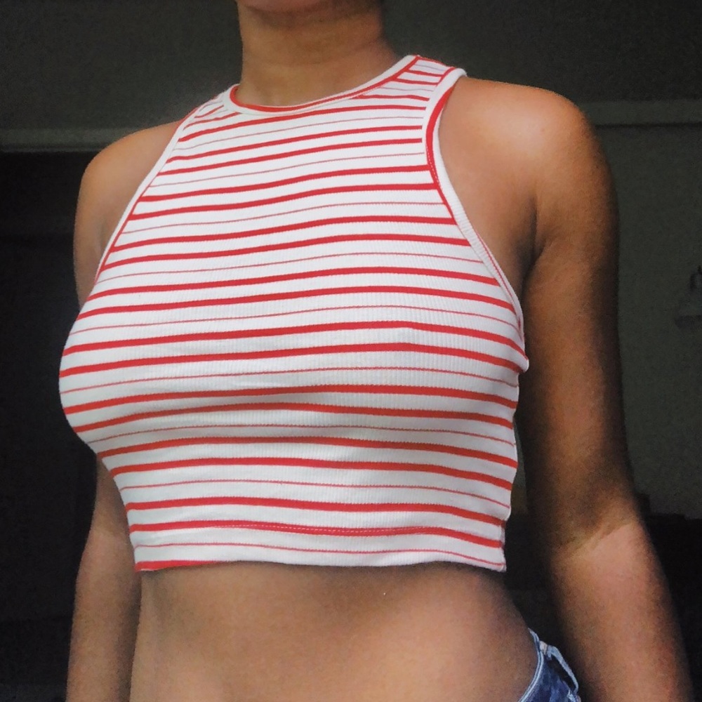 Red and White striped crop top💫